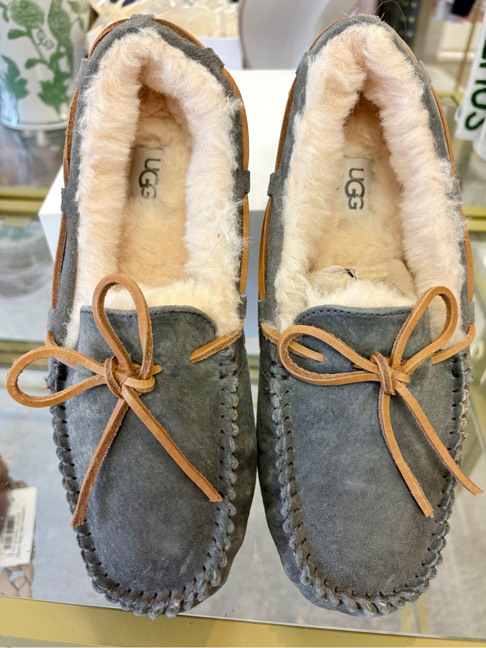 🩶 UGG Dakota Moc Slippers 🤎
